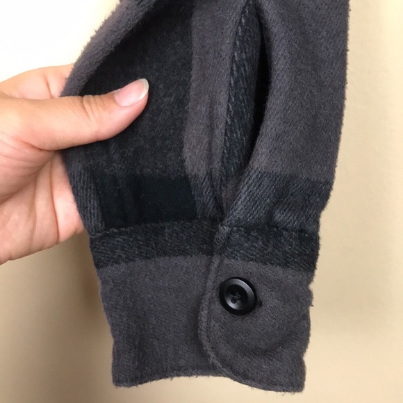 Abercrombie & Fitch Soft A&F Collection Women’s Thick Plaid Flannel Shacket - Picture 4 of 10